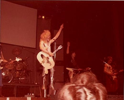 BeBopDeluxeTheTubes1976-04-24CalderoneTheaterHEMPsteadNY (11).jpg